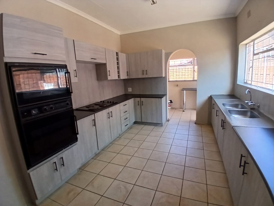 4 Bedroom Property for Sale in Kuruman Northern Cape